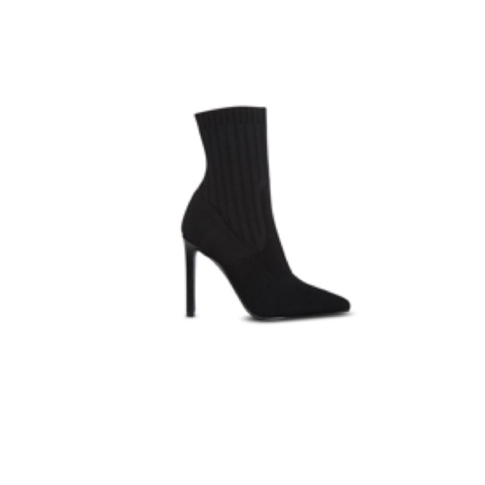 STEVE MADDEN DISCREET BLACK BOOTS